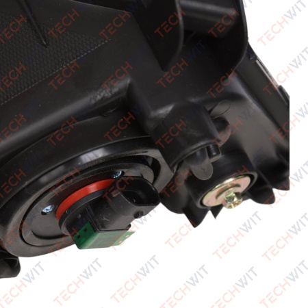 Geely Atlas фара противотуманная правая 7054002701 2016-2020 TECHWIT