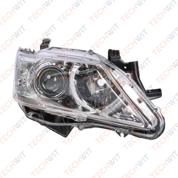 Toyota Camry фара передняя правая Halogen 8113033841 2012-2015 TECHWIT