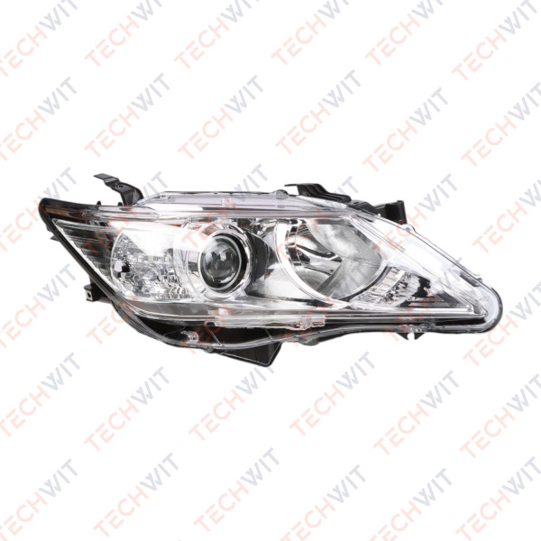 Toyota Camry фара передняя правая Halogen 8113033841 2012-2015 TECHWIT